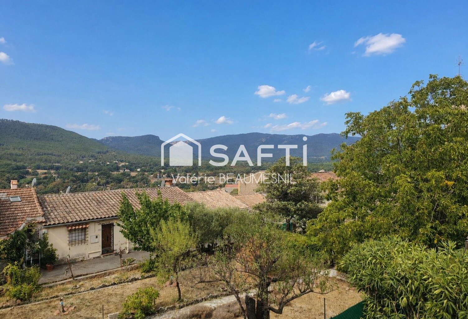Et si votre prochain chez-vous se trouvait tout en haut du village, là où la vue devient le décor du quotidien ? — photo 1