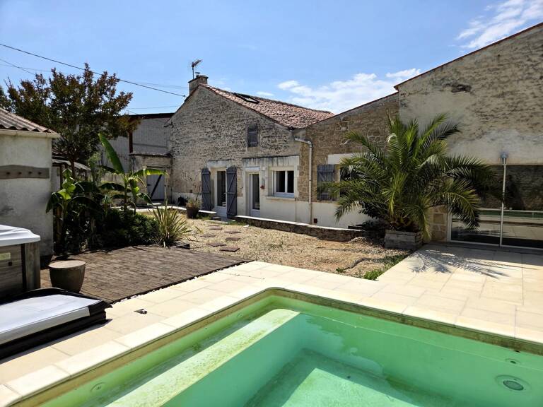 Lumineuse maison en pierre quatre chambres dont une en rdc, piscine, garage!! — photo 1