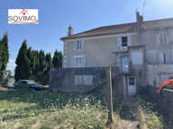 MAISON DE VILLE À RÉNOVER : JARDIN, GARAGE ET BEAU POTENTIEL — photo 3