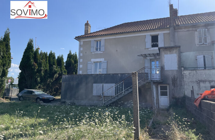 MAISON DE VILLE À RÉNOVER : JARDIN, GARAGE ET BEAU POTENTIEL — photo 3
