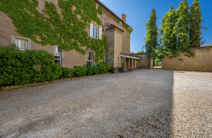 VENTE ECULLY 69130 MAISON ANCIENNE 11 PIECES BEAUCOUP DE CHARME CALME BELLES PRESTATIONS — photo 2