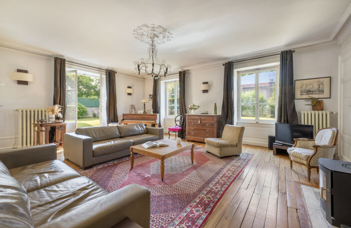 VENTE ECULLY 69130 MAISON ANCIENNE 11 PIECES BEAUCOUP DE CHARME CALME BELLES PRESTATIONS — photo 3