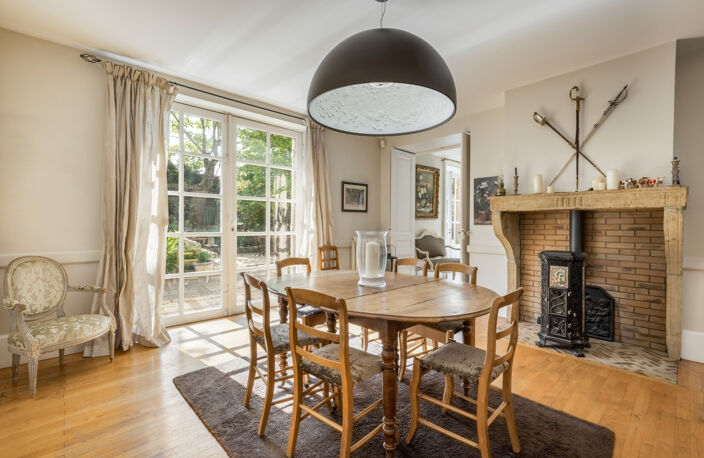 VENTE ECULLY 69130 MAISON ANCIENNE 11 PIECES BEAUCOUP DE CHARME CALME BELLES PRESTATIONS — photo 5