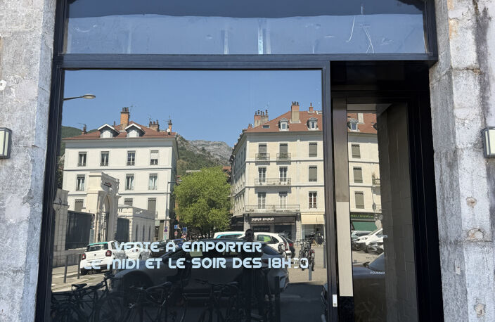 Local Commercial + Appartement Loué — photo 2