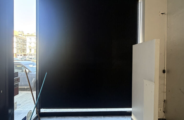 Local Commercial + Appartement Loué — photo 4