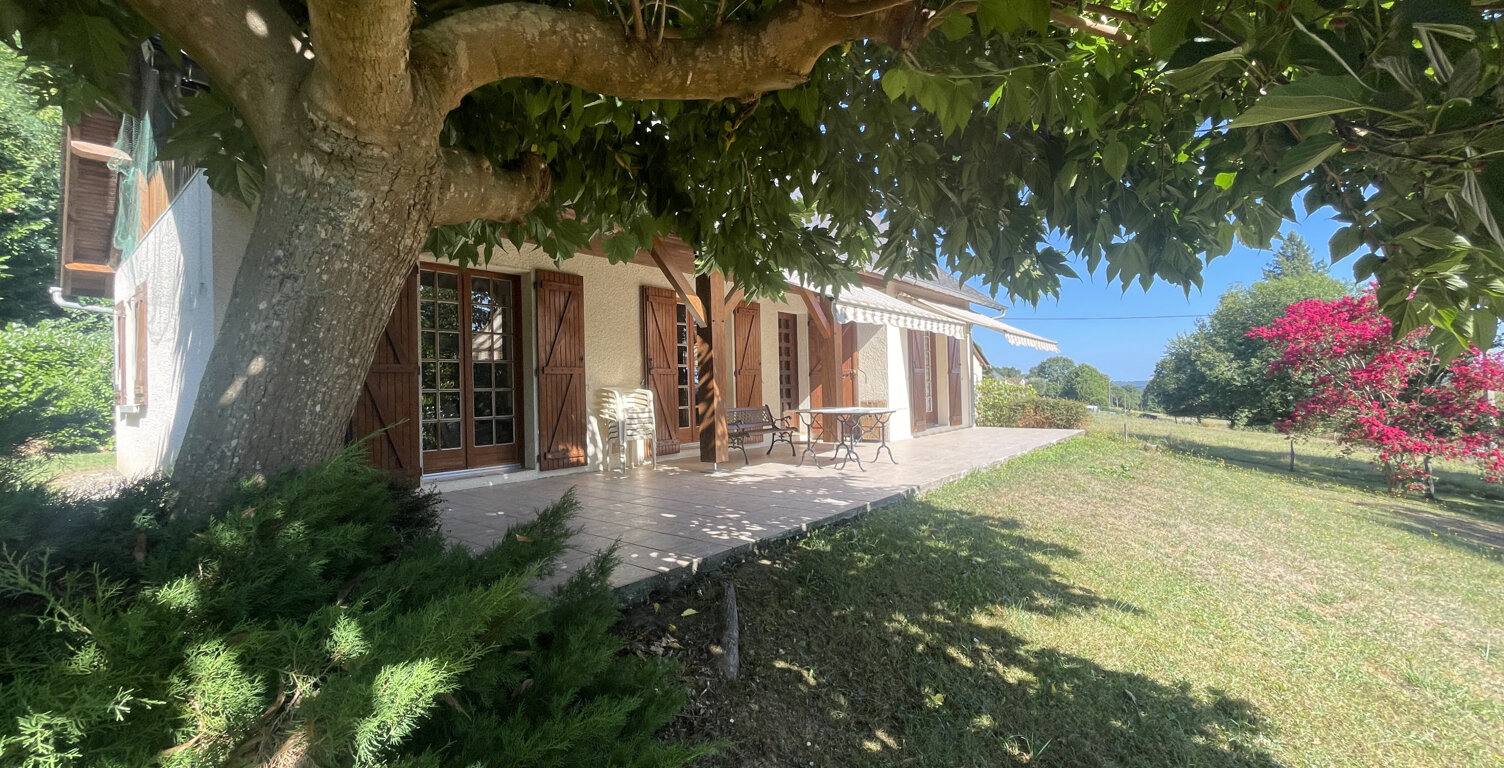 MAISON SUR LES HAUTEURS DE LAMARQUE-PONTACQ — photo 1