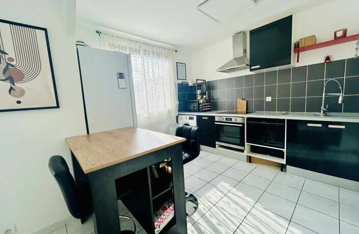En exclusivité appartement 137000 EUR à Frontignan : grand T2 — photo 2
