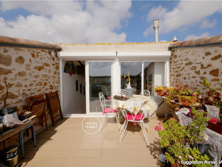 Maison T5 : garage, terrasse et parcelle de 2700 m2 — photo 1