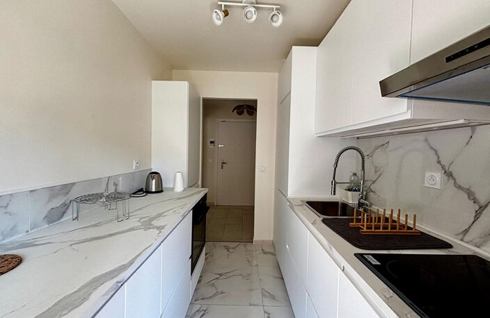 APPARTEMENT 3 PIECES AVEC TERRASSE - RUE DE FRANCE — photo 2