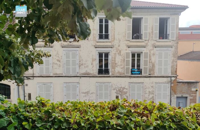 A MACON EN BOURGOGNE APPARTEMENT 8 PIECES DE 217 M² AVEC — photo 2