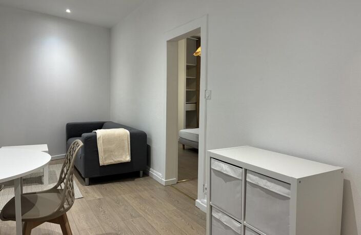 LOCATION T2 SEMI MEUBLE RODEZ SANS FRAIS D'AGENCE — photo 3