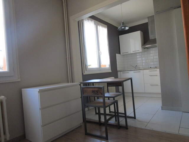 LOCATION STUDIO RODEZ SANS FRAIS D'AGENCE — photo du bien