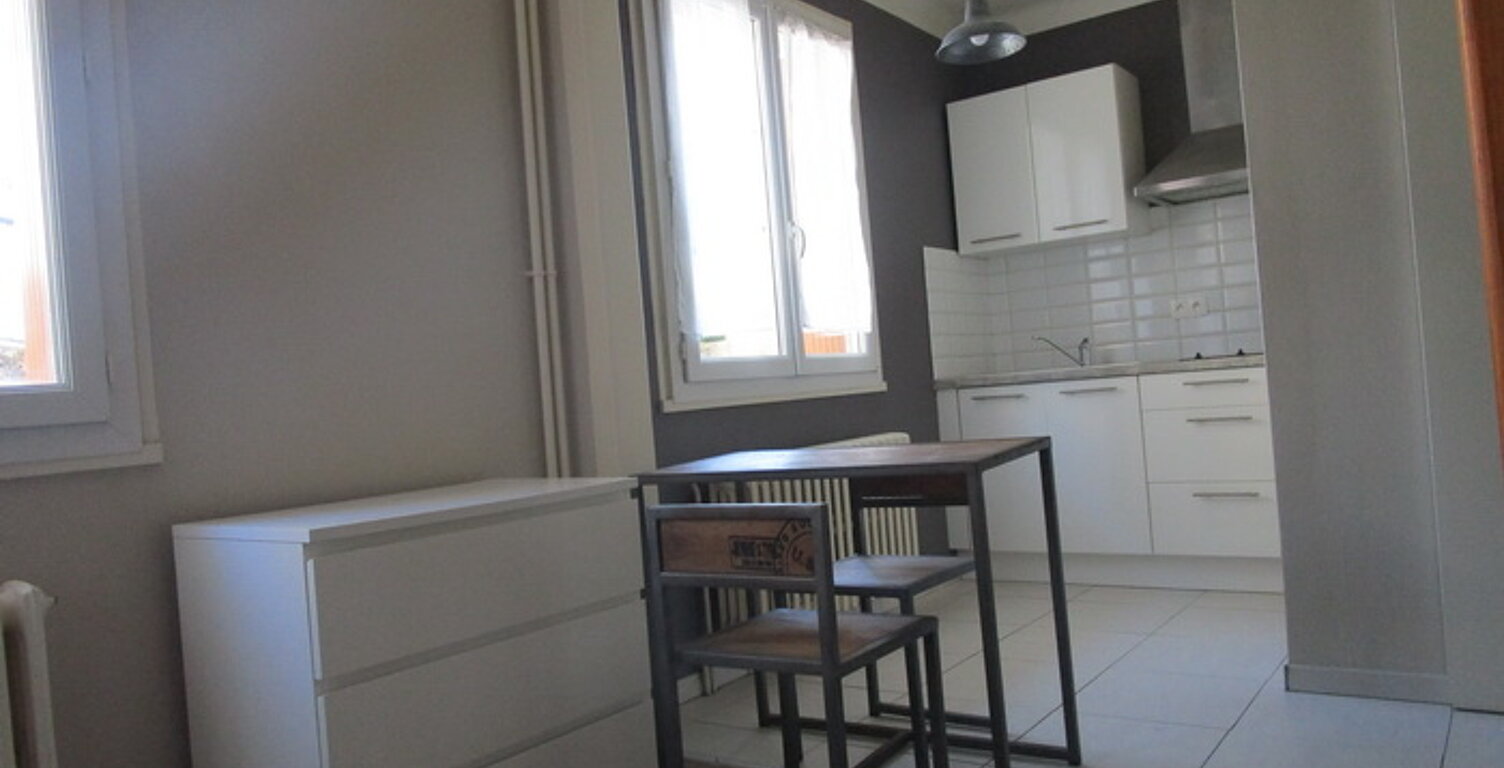 LOCATION STUDIO RODEZ SANS FRAIS D'AGENCE — photo 1