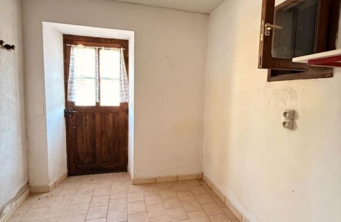 Charmante maison en pierre, 115m², 3 chambres, 1175 m² de terrain 89 900 € — photo 2