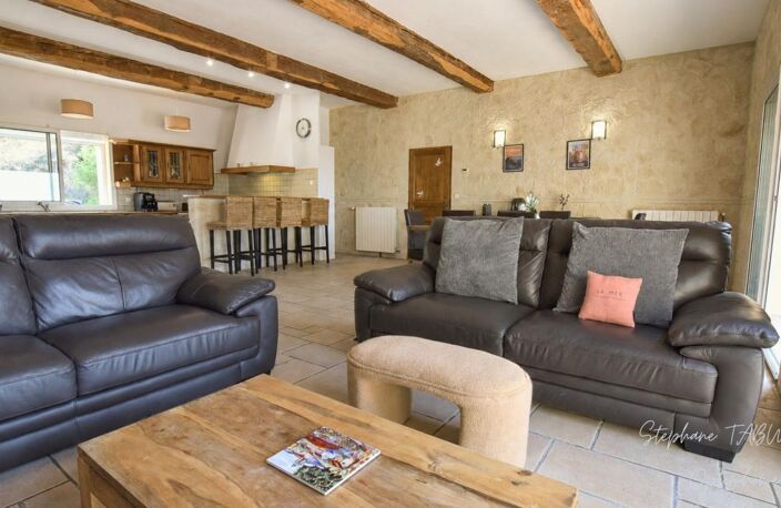 Grande maison rénovée avec 5 chambres, jardin et fort potentiel touristique à CASSAGNES (66) — photo 2
