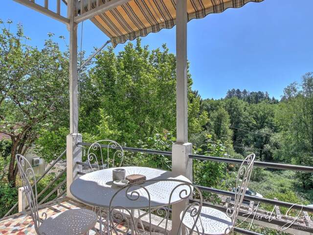 🏡 Maison en pierre à vendre à Saint-Priest-Taurion — photo du bien