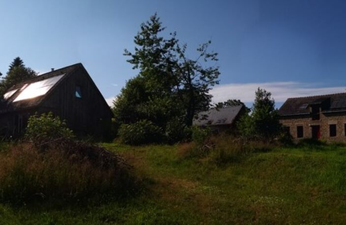 cadre bucolique pour ce domaine compose de 3 maisons sur 15 000 m2 — photo 3