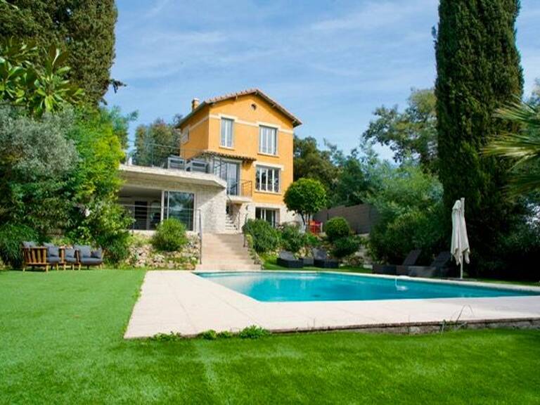 MAISON DANS LA VERDURE AU CALME — photo 1