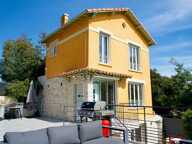 MAISON DANS LA VERDURE AU CALME — photo 2