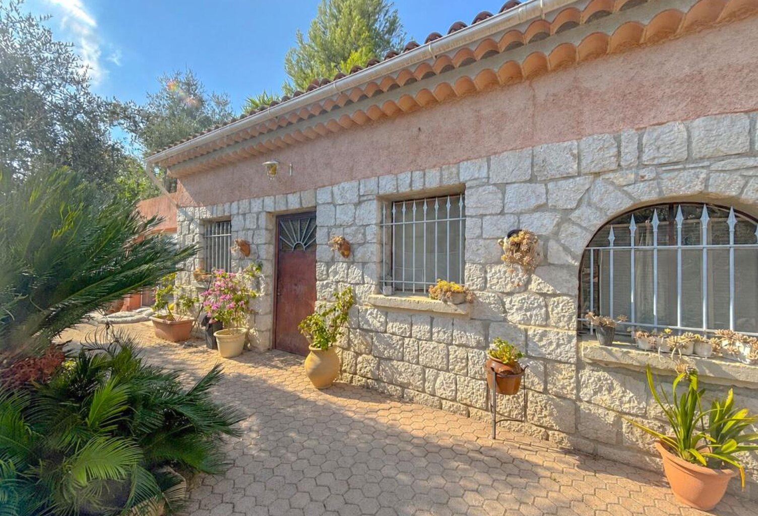 LAGHET, MAISON INDIVIDUELLE DE PLAIN-PIED, PAS DE VIS-A-VIS, CALME, TERRAIN ARBORE 3825M² — photo 1