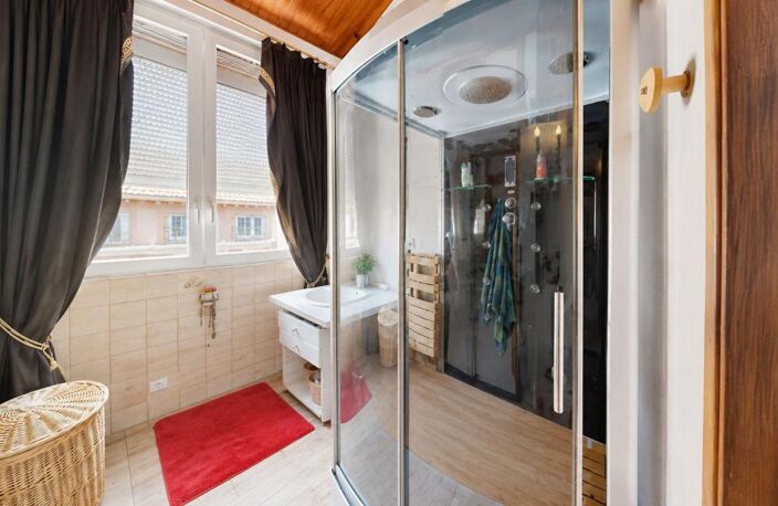 Appartement À Vendre Cœur de Bonnefoy – Appartement T3 duplex d'env. 87 m² avec belle vue — photo 4