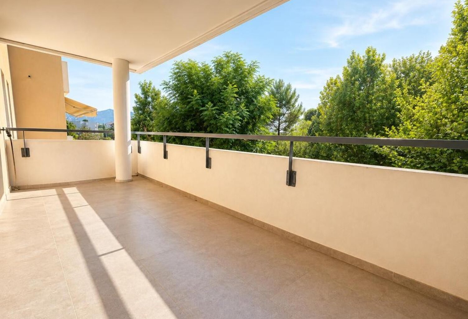 T3 lumineux avec terrasse et parking 13009 Marseille — photo 1