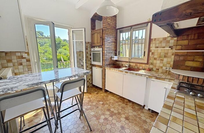 PROPRIETE DIVISEE EN 3 APPARTEMENTS AVEC JARDIN ET PISCINE — photo 5
