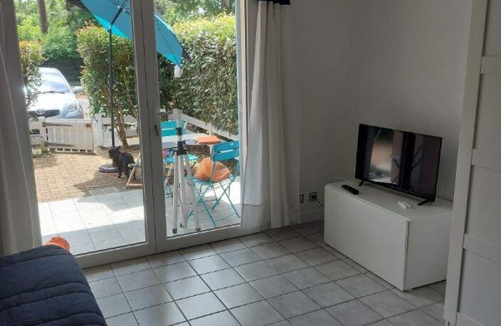 Studio rénové, avec belle terrasse et jardinet - — photo 2
