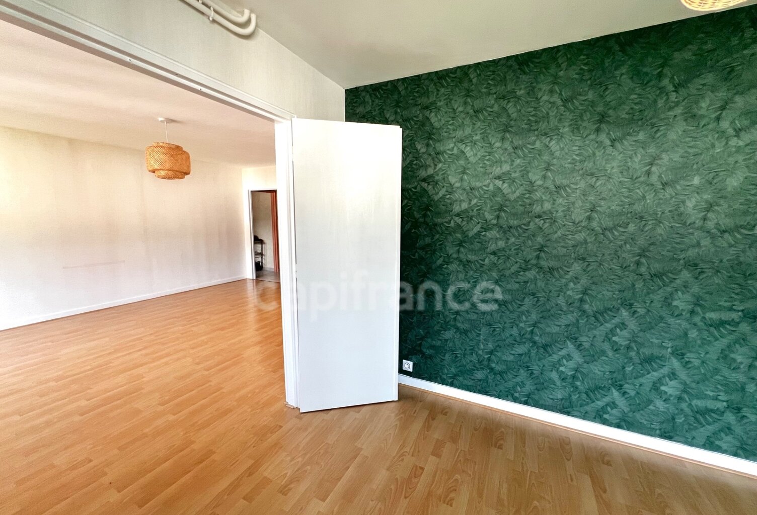 Appartement à vendre 4 pièces LONS LE SAUNIER (39) — photo 1
