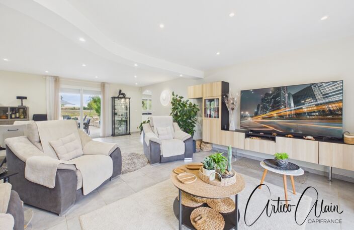 Maison de plain-pied 200 m² avec appartement indépendant et piscine — photo 3