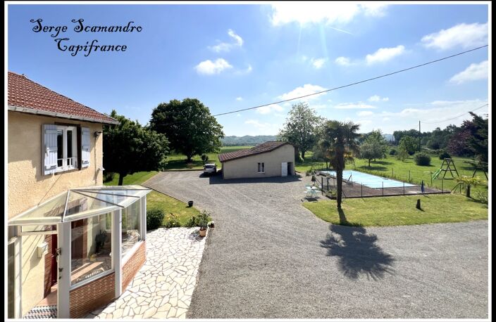 LAAS (32) Maison à vendre 8 pièces - 5 chambres - piscine terrain 6000 m² avec VUE SUR LES PYRENEES — photo 2