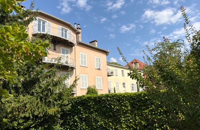 Appartement à vendre 5 pièces SAINTE FOY LES LYON (69) Secteur mairie et cinéma – APPARTEMENT DE CARACTÈRE 130 M² – 3 CHAMBRES – 1 GARAGE – PARKING – CAVE — photo 3