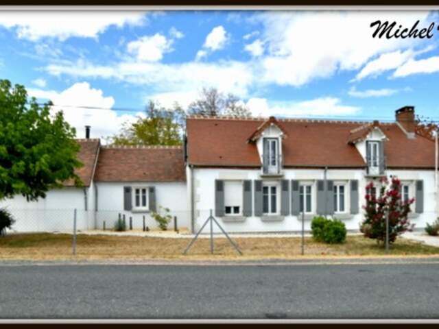 Maison à vendre 8 pièces NEUILLY LE REAL (03), plain-pied, 4 chambres, garage, grange, terrain 2803 m² — photo du bien