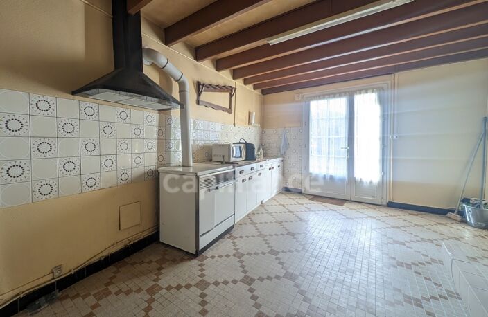 Maison mitoyenne en pierres à rénover avec 2 hectares de terrain plat à Carentoir – Idéal chevaux et projets nature.” — photo 5
