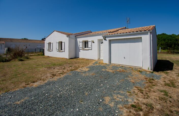 ETAULES - MAISON 4 PIÈCES, PLAIN PIED, GARAGE ET TERRAIN — photo 2