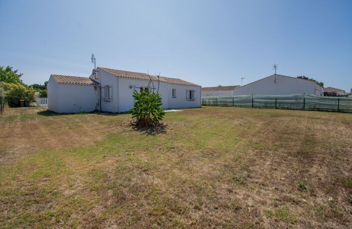 ETAULES - MAISON 4 PIÈCES, PLAIN PIED, GARAGE ET TERRAIN — photo 3