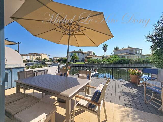 Superbe marina en triplex avec 03 chambres à AIGUES MORTES (30) — photo du bien