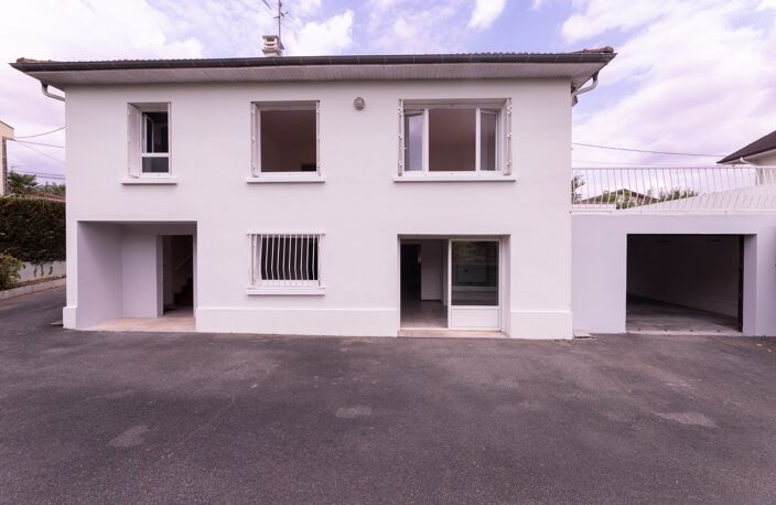 BILLÈRE (64) – À VENDRE - Maison familiale de 126 M² – 4 chambres et bureau – Terrasse, garage et grand jardin — photo 2