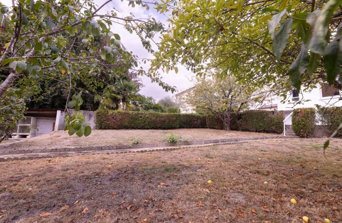 BILLÈRE (64) – À VENDRE - Maison familiale de 126 M² – 4 chambres et bureau – Terrasse, garage et grand jardin — photo 4