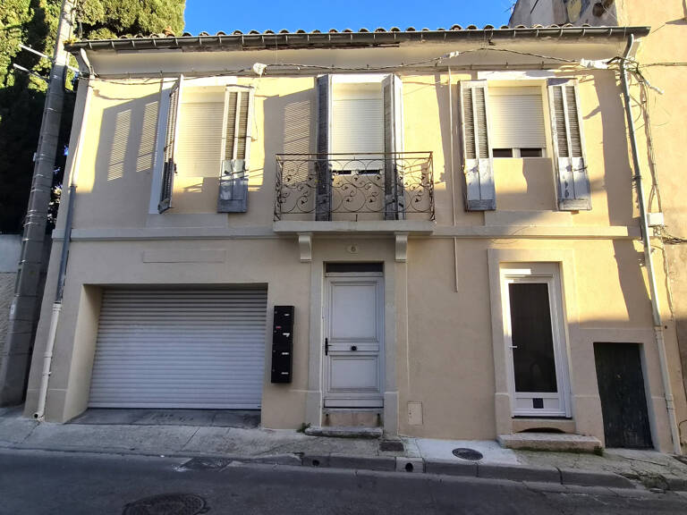 Immeuble avec 4 appartements et un garage à vendre à NIMES (30) — photo 1