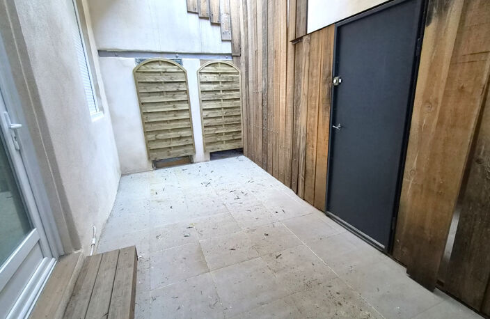 Immeuble avec 4 appartements et un garage à vendre à NIMES (30) — photo 2