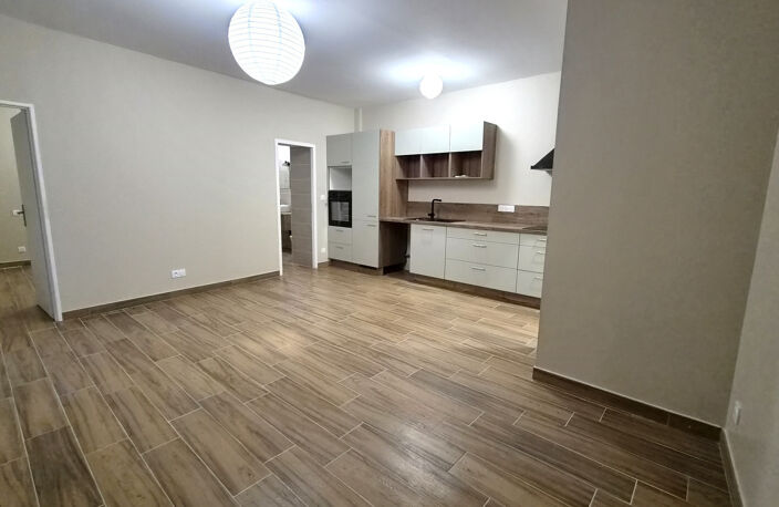 Immeuble avec 4 appartements et un garage à vendre à NIMES (30) — photo 4