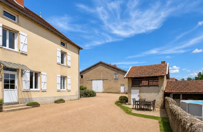 Belle propriété 6 pièces SAINT LAURENT EN BRIONNAIS + 1 Ha et des écuries (71) — photo 2