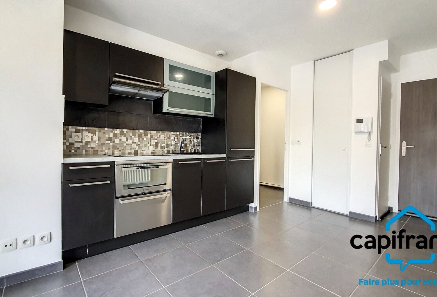Dpt Isère (38), à louer AOSTE appartement T2 rénové en centre village — photo 1