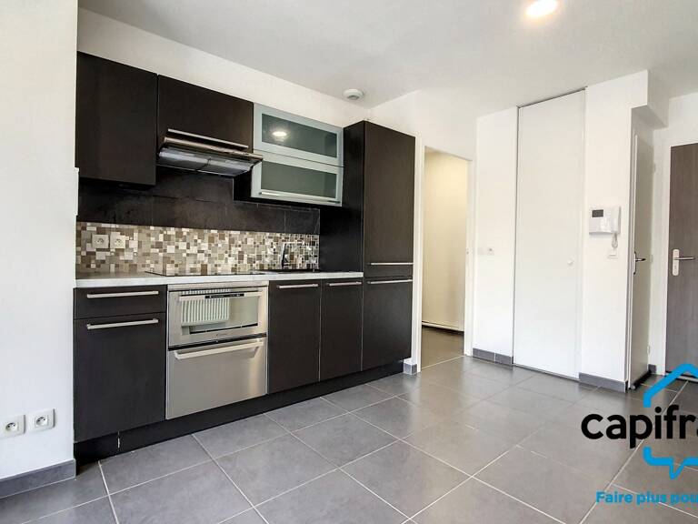 Dpt Isère (38), à louer AOSTE appartement T2 rénové en centre village — photo 1