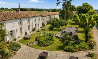 Maison 54 Pièces 1350 m² à vendre à Asnières-la-Giraud (17400)