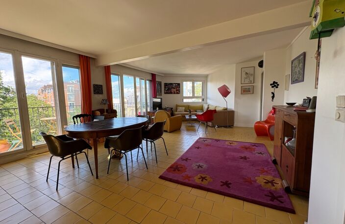 Paris 18e – Ordener / Marcadet – 6ème étage avec ascenseur, balcon-terrasse et vue dégagée — photo 4