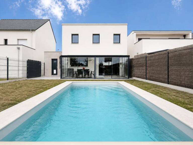 Maison de 6 pièces de 112 m² situé à Cintré — photo 1