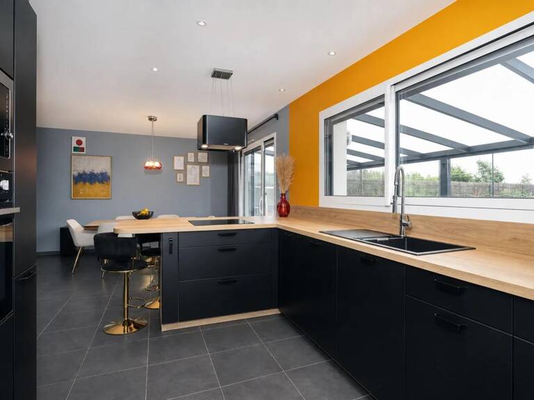 Maison de 6 pièces de 112 m² situé à Cintré — photo 1