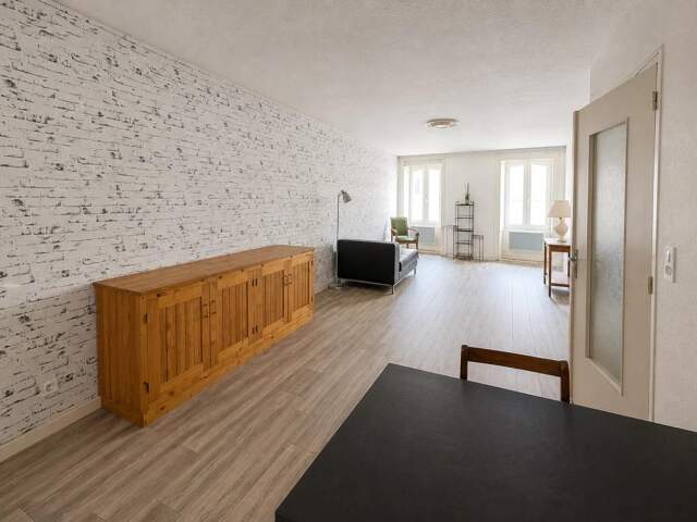 Appartement de 5 pièces de 110 m² à Lons-le-Saunier — photo du bien